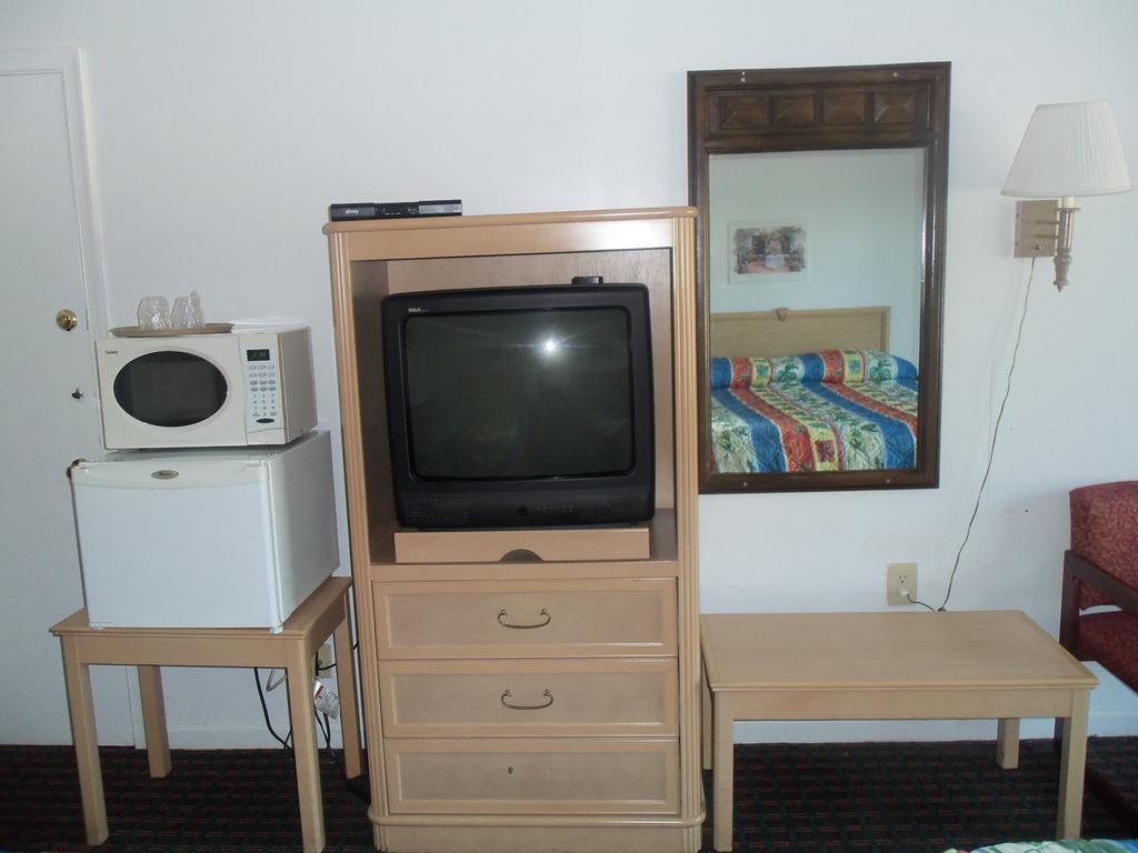 Royal Inn Motel Фронт-Ройал Экстерьер фото