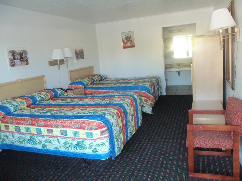Royal Inn Motel Фронт-Ройал Экстерьер фото
